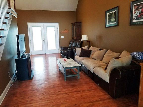 5th image of 130 Meadowland Dr