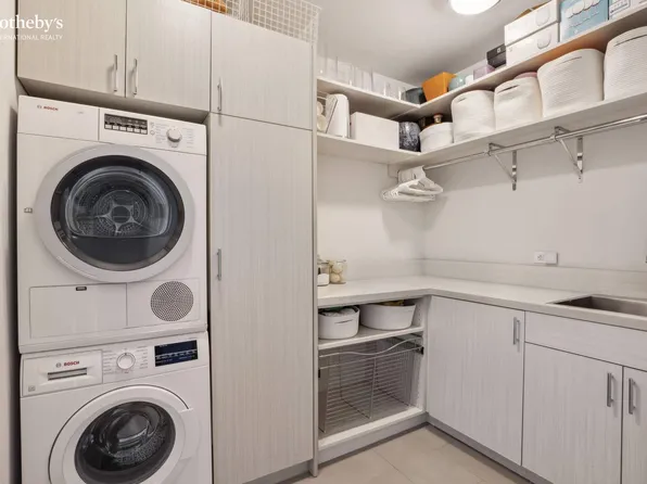 305 East 51st Street image 17 of 22