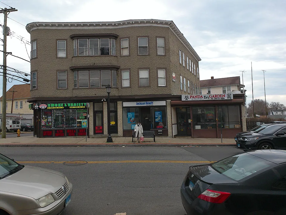 2341 Barnum Ave
