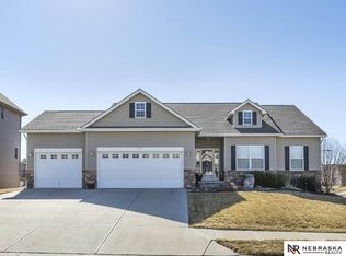 17127 Grant St, Omaha, NE 68116