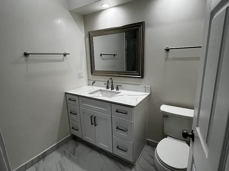 7435 Encino Ave — Photo 5