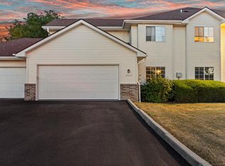 4934 W Maple Leaf Cir, Milwaukee, WI 53220