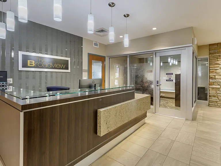 Broadview Apartments — Photo 10