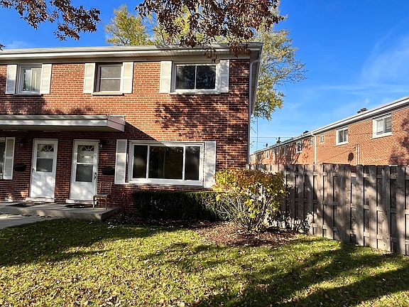 2nd image of 1134 N Boxwood Dr
