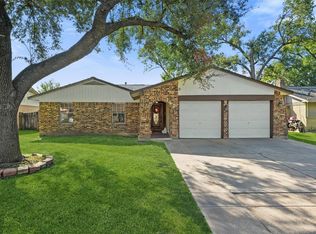 550 Slumberwood Dr, Houston, TX 77013