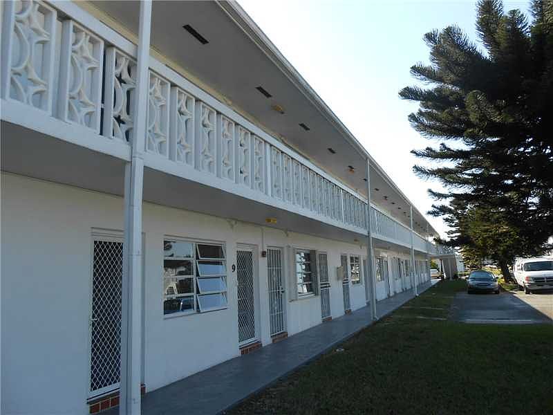1st image of 12 NE 204th St APT 14