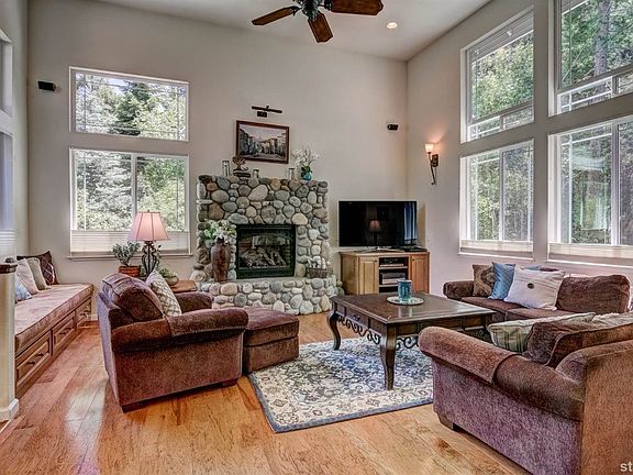 4th image of 1712 Arrowhead Ave