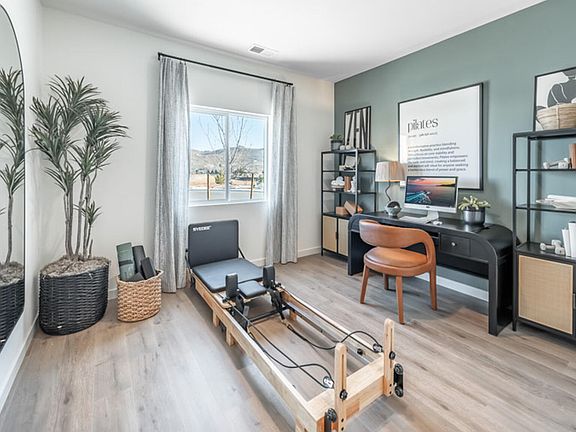 3rd image of 974 Green Lily Dr