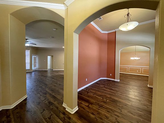 2nd image of 5633 Glenview Ln