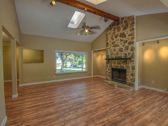 5th image of 25666 Green River Dr