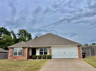 6142 Clay Ave, Springdale, AR 72762