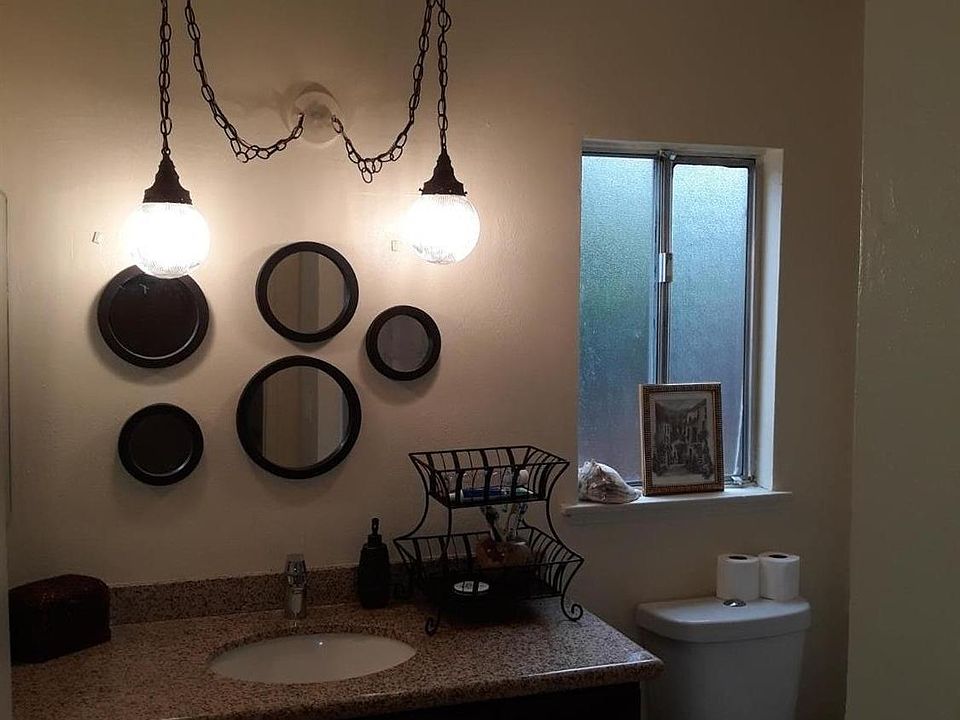 1st image of 15977 Molino Dr