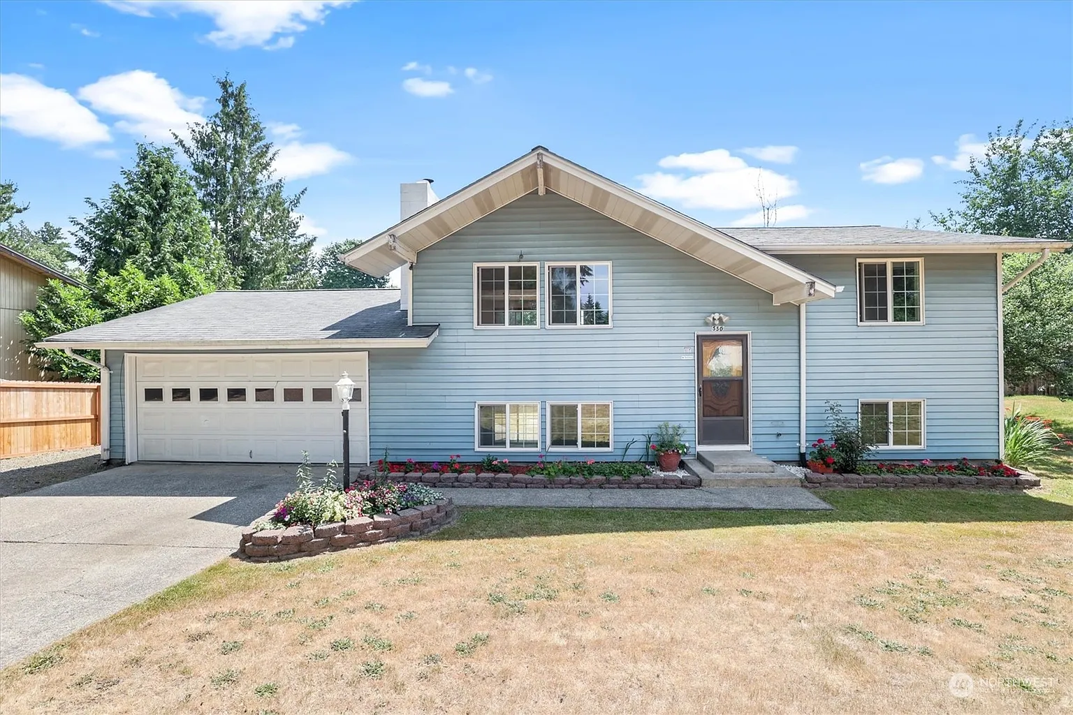 550 NE David Drive photo 1