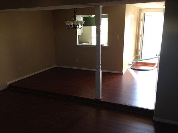 4th image of 1305 Covington Ct