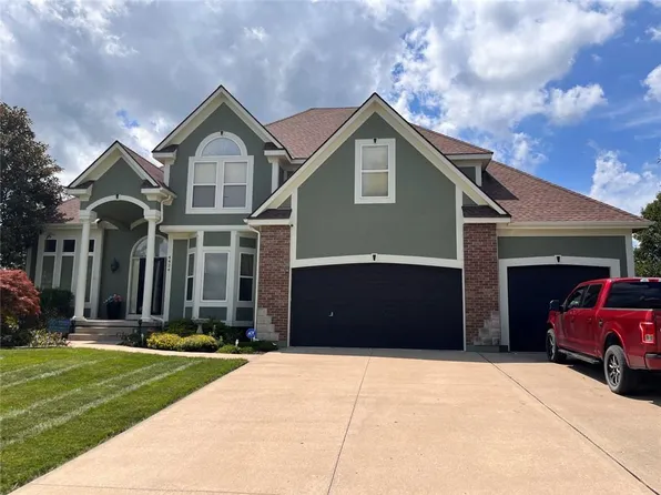 4424 SW Gull Point Dr, Lees Summit, MO 64082