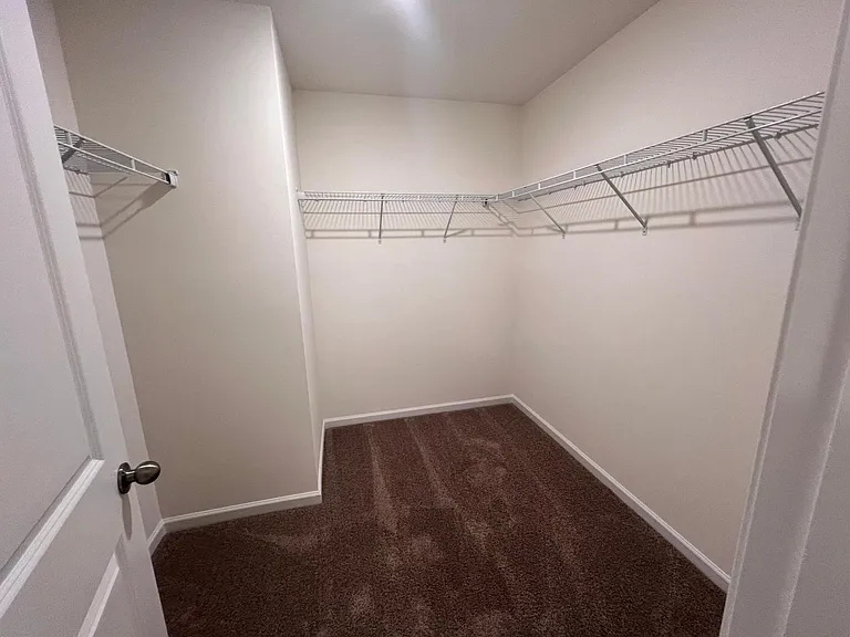 2833 Aubrey St — Photo 14