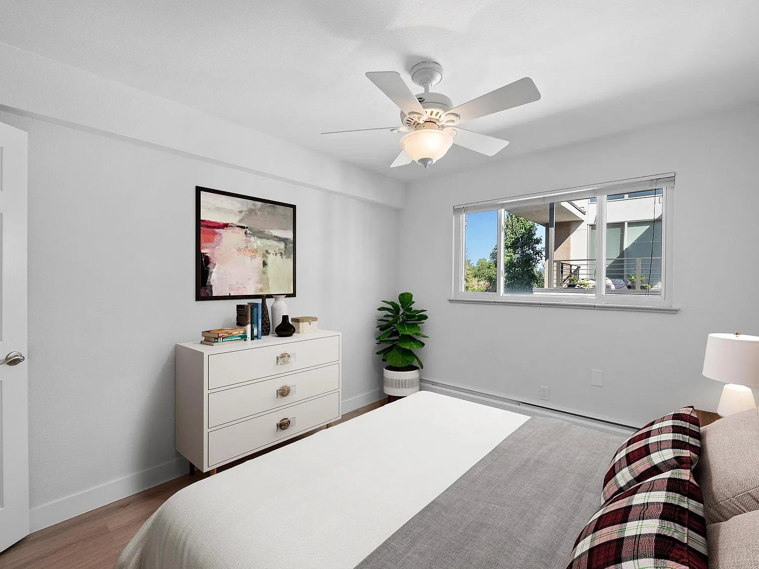 2 bed, 725 sqft, $1,800 — Photo 4