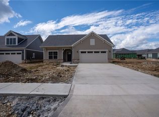 278 Chestnut Ln, Akron, OH 44333