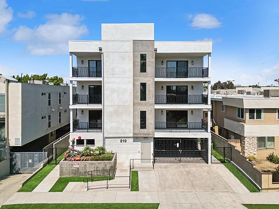 3rd image of 819 E La Palma Dr #3