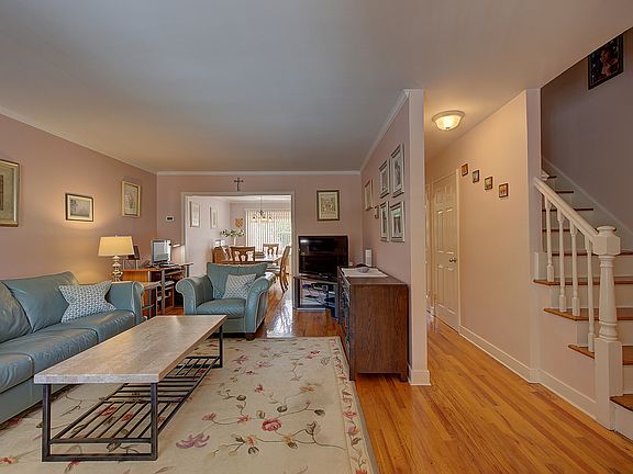 5th image of 3088 49th St