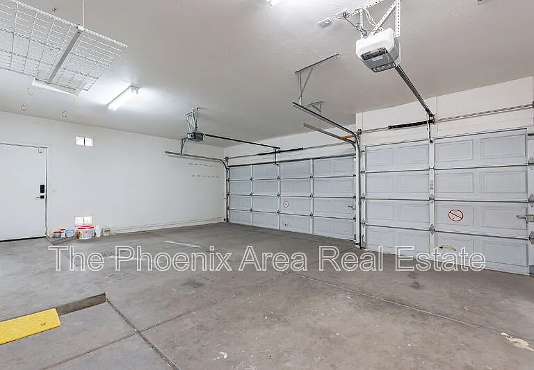 2823 E Tulsa St — Photo 37