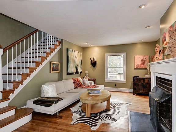 3rd image of 2056 Huntington Ave