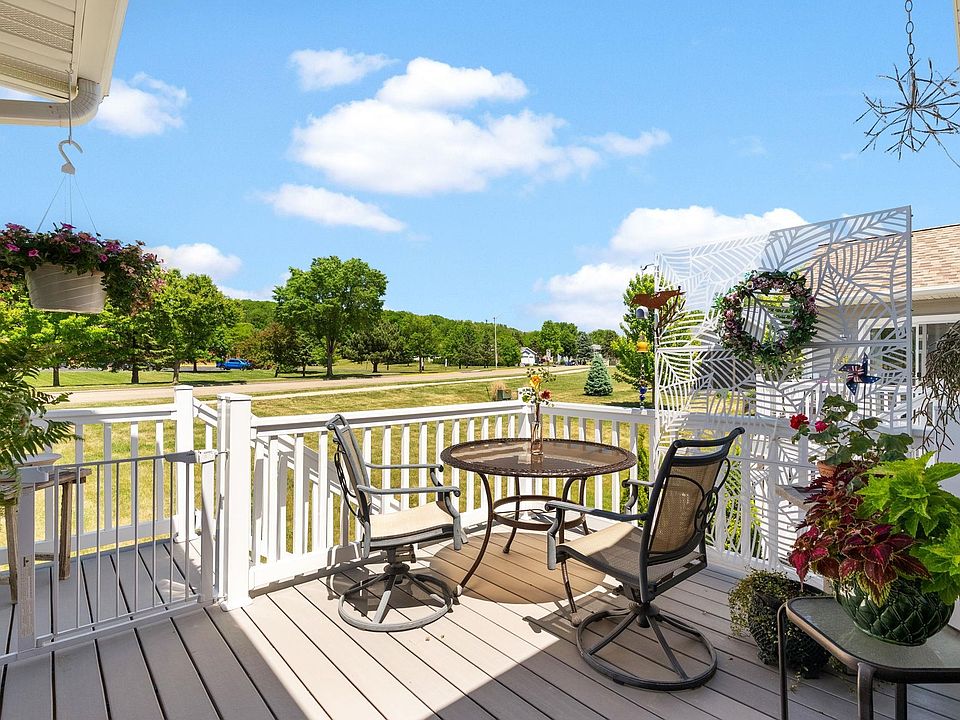 1st image of 309 Pebble Brook Ln