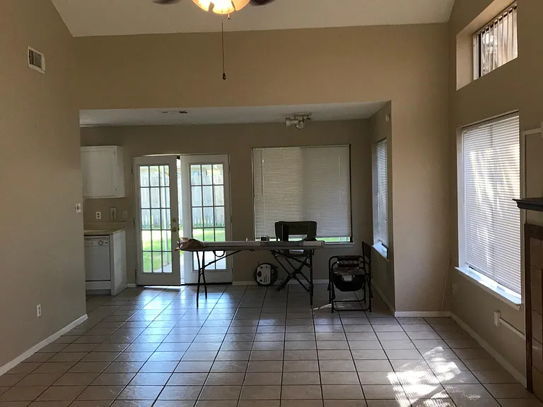6916 Foxvalley Ln — Photo 3