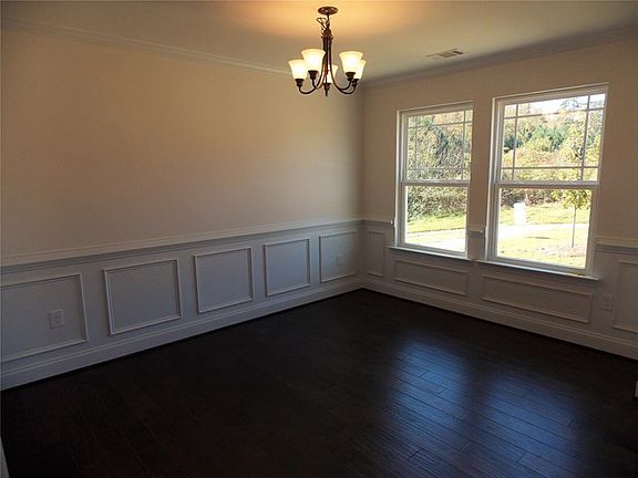 3rd image of 6260 Garden Cir