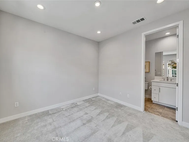 141 Edna Pkwy — Photo 46