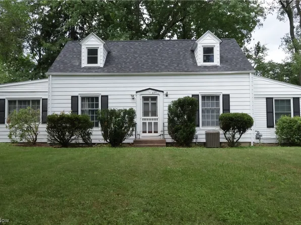 830 Mansell Dr, Youngstown, OH 44505