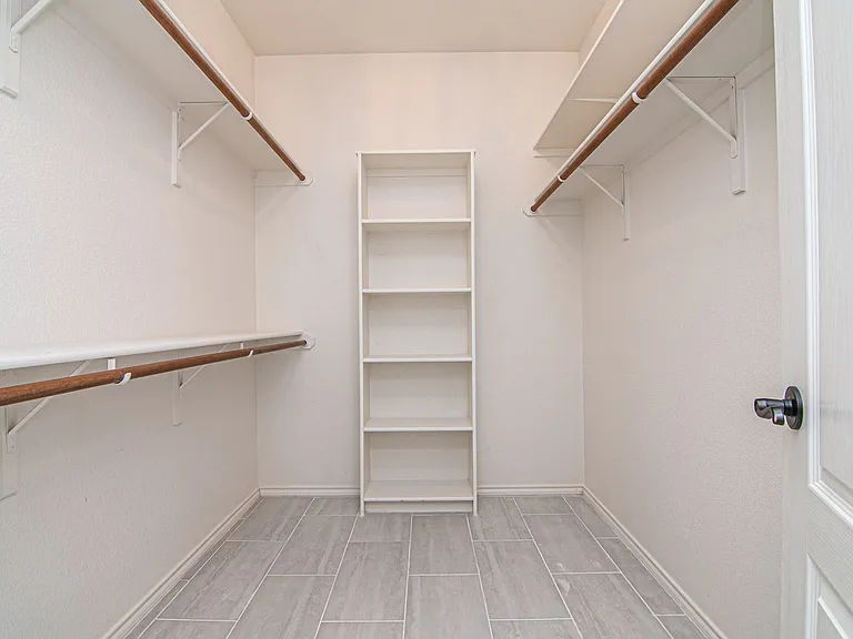 5508 La Jolla Cv — Photo 14