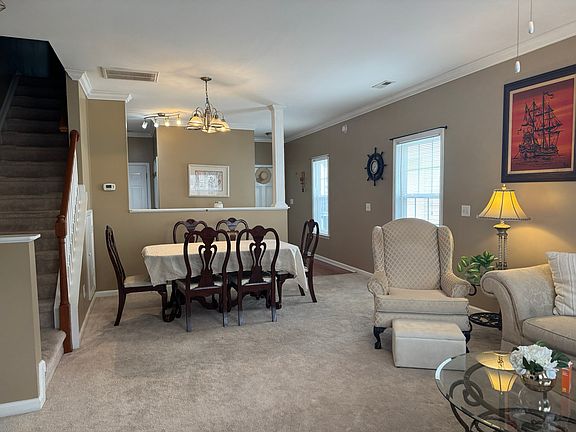 4th image of 2044 Metacomet Way
