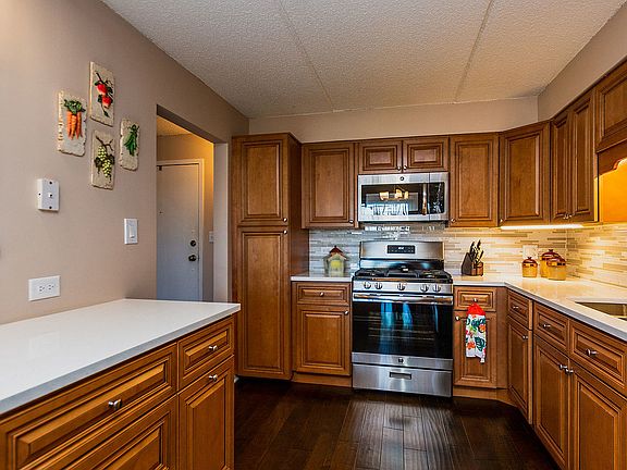 3rd image of 130 E Grand Ave APT 109
