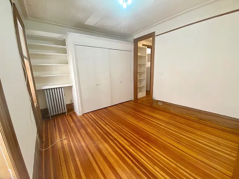 235 E 50th St #61 — Photo 6