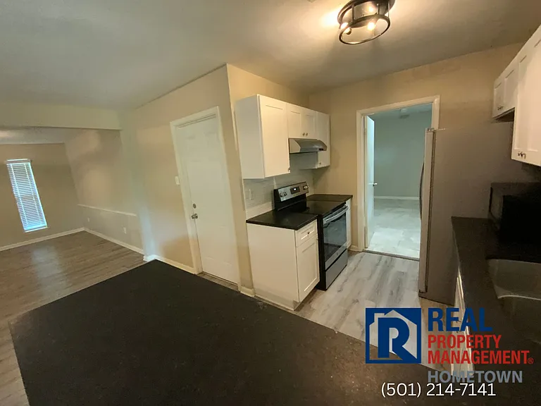 1904 Alberta Dr — Photo 4