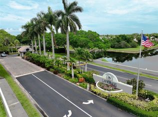 10521 SW 13th Ct, Pembroke Pines, FL 33025