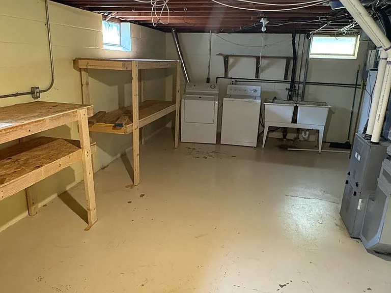 1590 Case Ave — Photo 10
