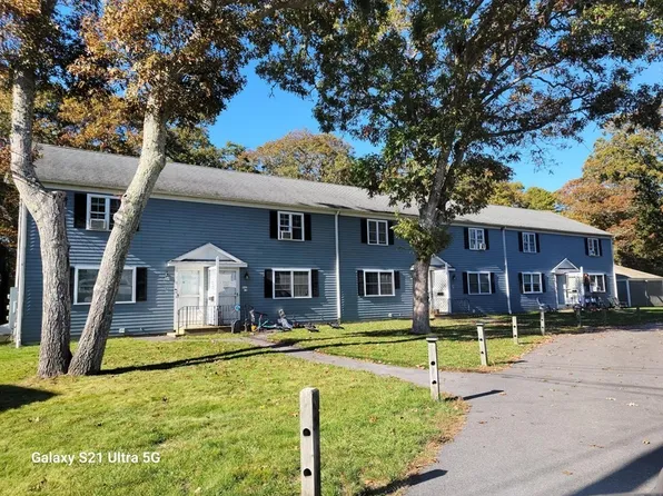 942 W Main St, Barnstable, MA 02630