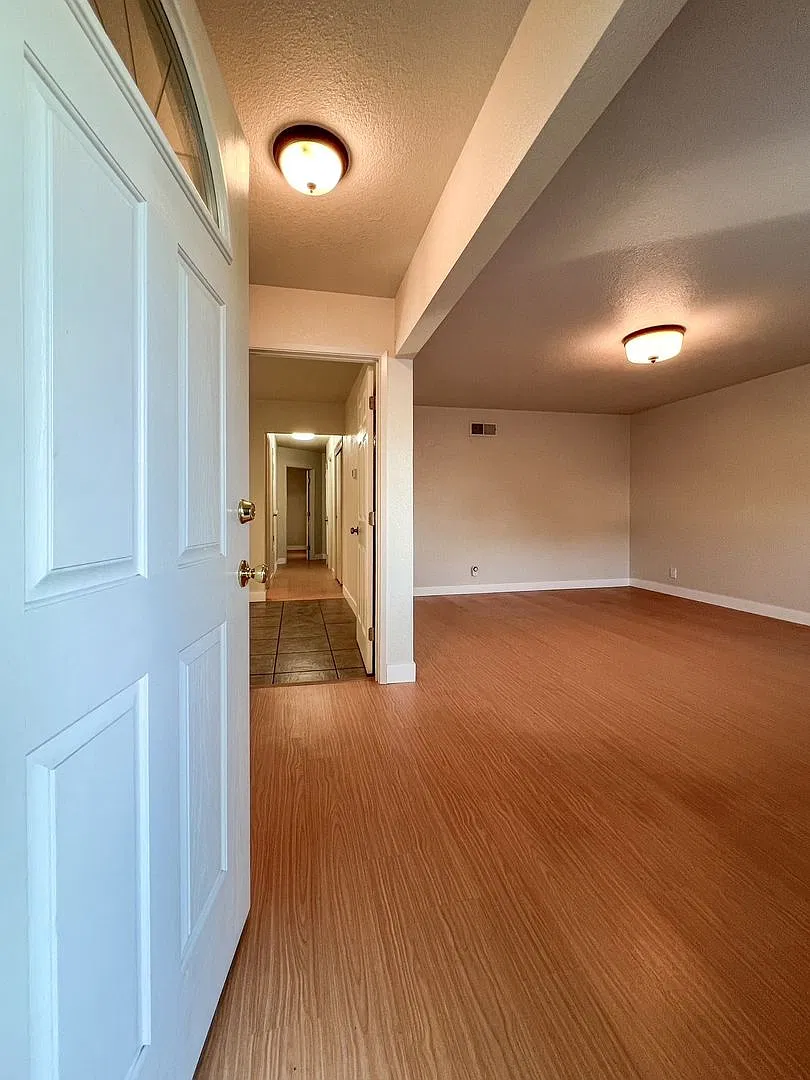 Beautifully Updated 3-Bedroom Home in Napa's Desirable Bel Aire Neighborhood! — Photo 2