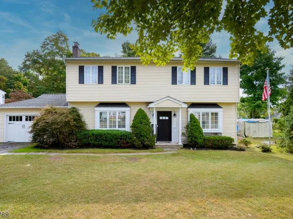392 Monroe Ave, Wyckoff Twp., NJ 07481