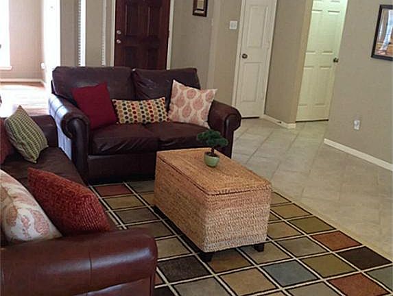 4th image of 11307 Crooked Pine Dr