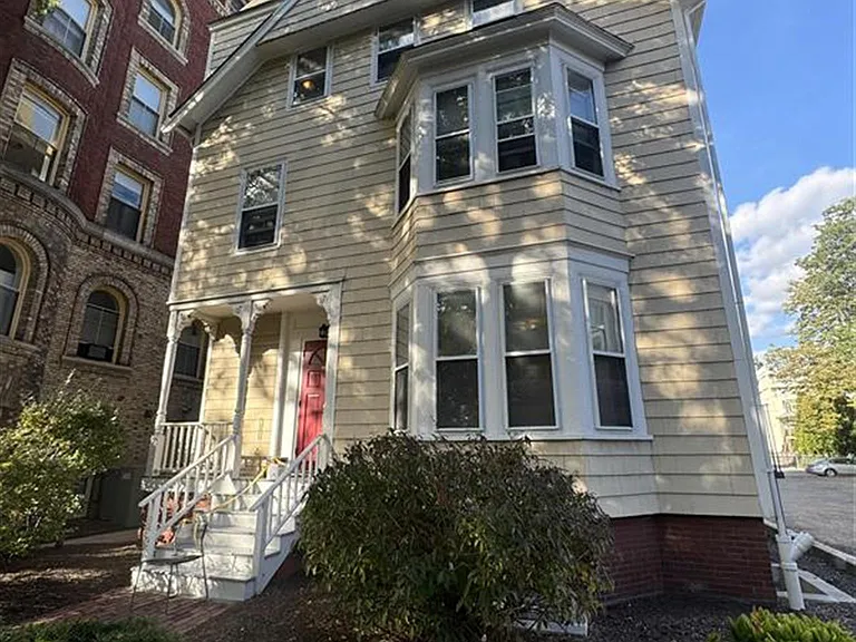 381 Harvard St #1 — Photo 8