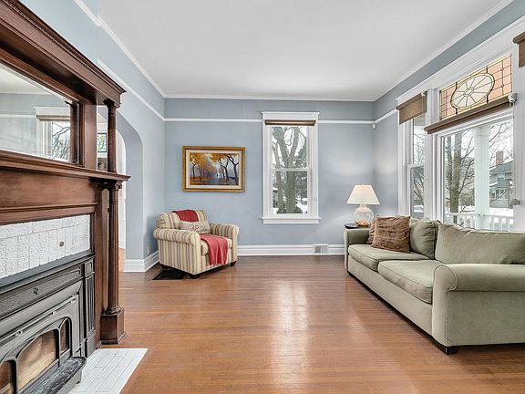 5th image of 351 S Ashland Ave