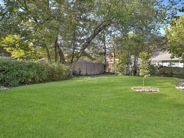 2631 Ivandell Ave — Photo 17