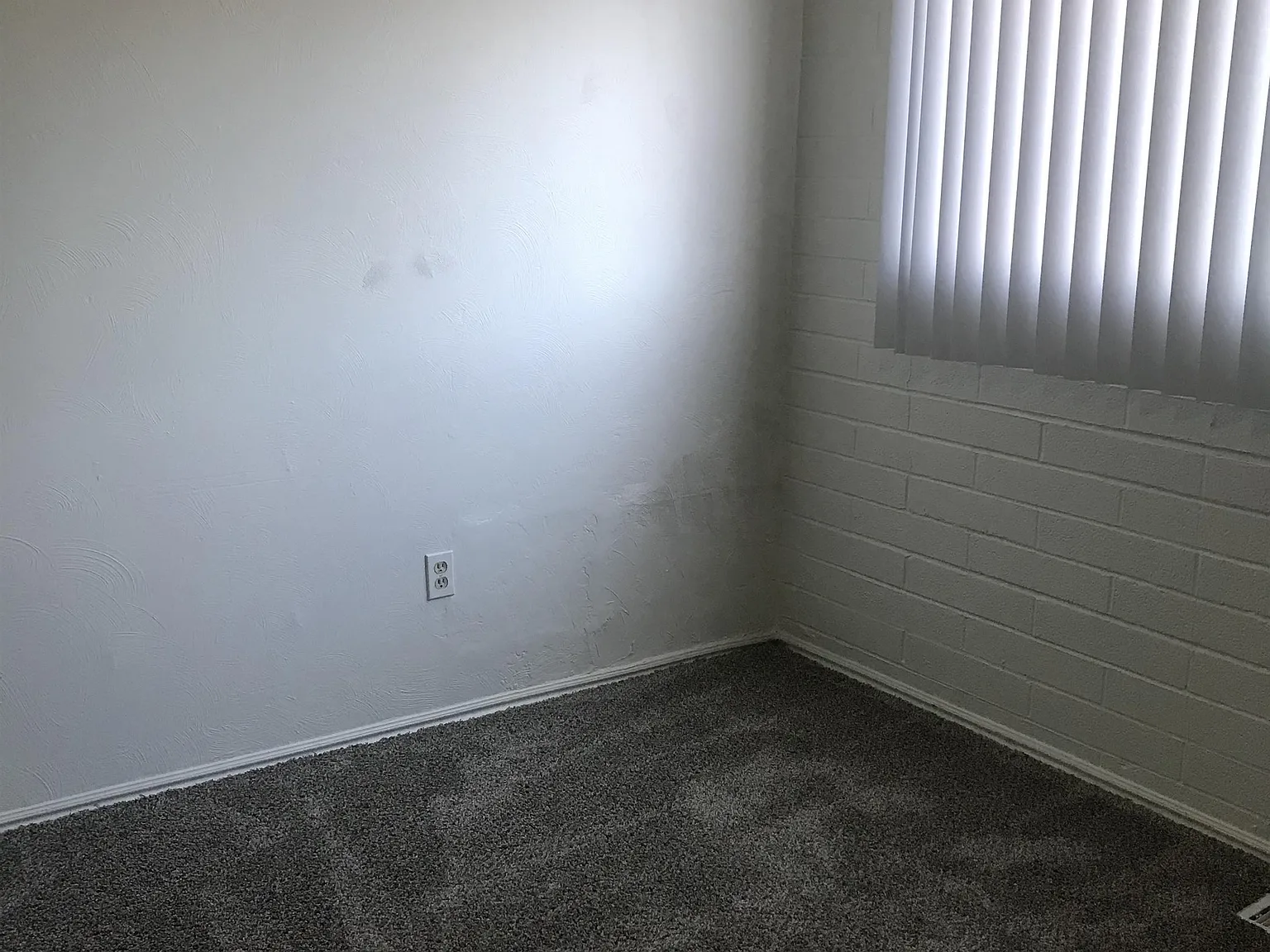 260 N. 100 E. - SC - 5 — Photo 4