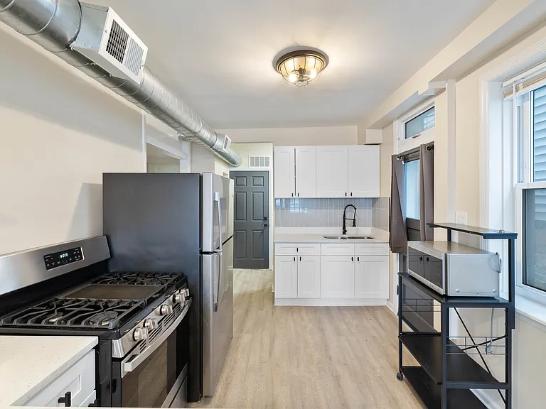 2645 N Ridgeway Ave #1 — Photo 5