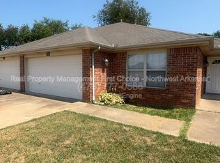 790 Appleridge Dr, Centerton, AR 72719