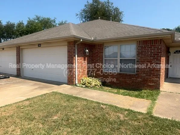 790 Appleridge Dr, Centerton, AR 72719