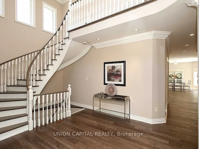 75 Langtry Pl — Photo 4